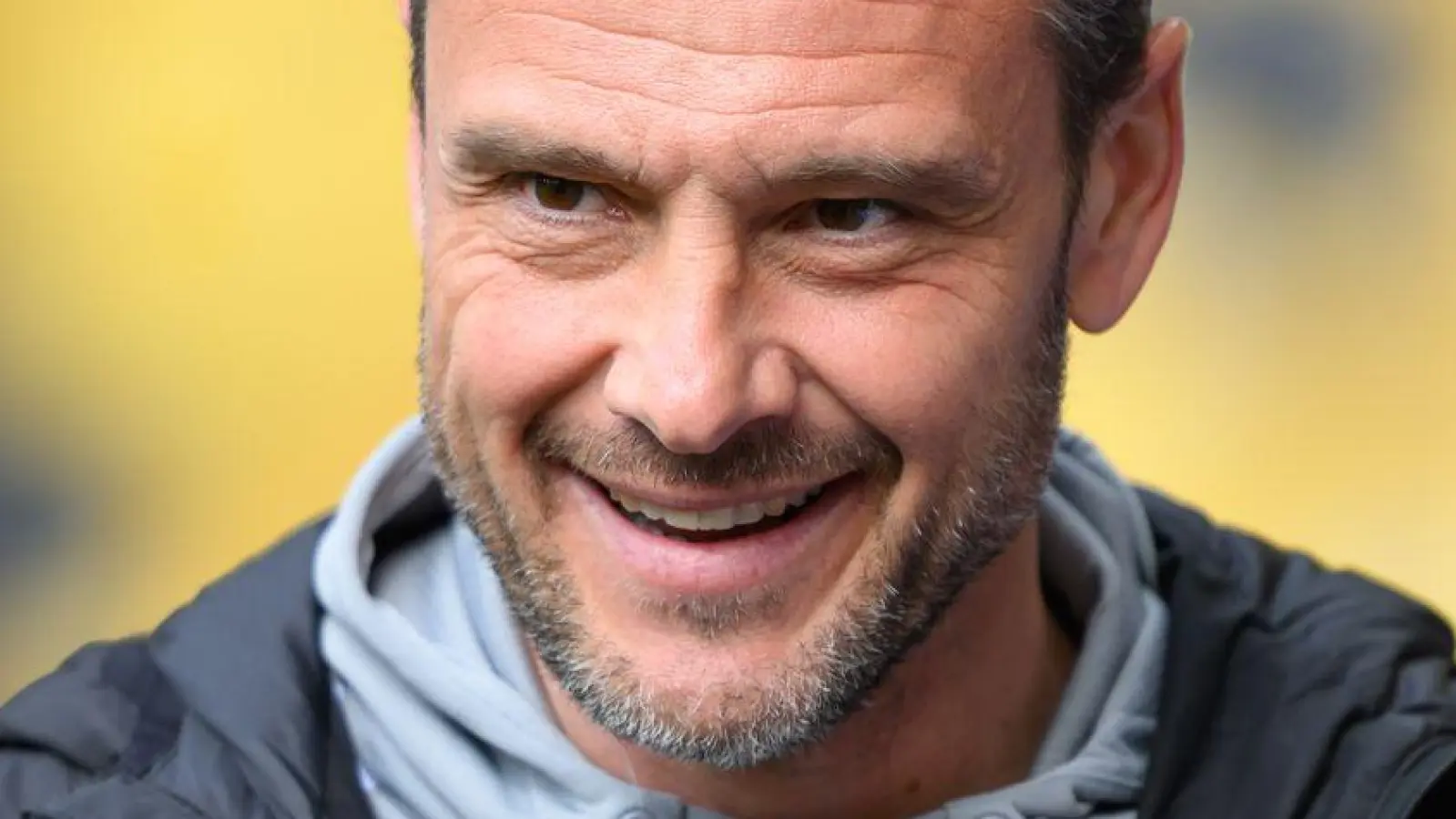 Krasser Außenseiter mit dem SV Wehen: Trainer Nils Döring. (Archivbild) (Foto: Robert Michael/dpa)