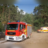Ein Großaufgebot der Feuerwehr war bei dem Waldbrand bei Holzhammer im Einsatz.  (Foto: Daniel Karmann/dpa)