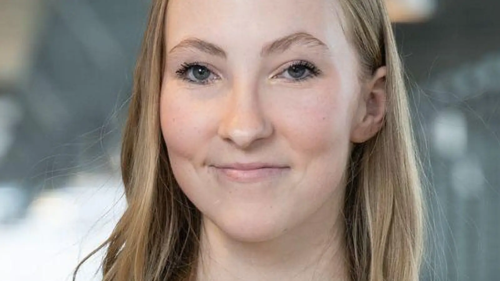 Die 20 Jahre alte Lilly Hiebenthal aus Sachsen leidet an einer äußert seltenen Immunkrankheit.  (Foto: Sebastian Kahnert/dpa)