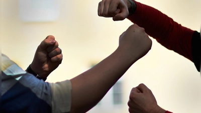 Symbolfoto Ansbach Gewalt Faust Symbolbild Polizei Kriminalität Mord Mordversuch gefährliche Körperverletzung Schlägerei Foto: Anna Beigel  (Symbolbild: Anna Beigel)