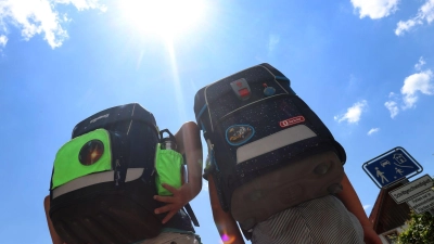 Die Entscheidung, ob es „Hitzefrei“ gibt, liegt in Bayern bei der jeweiligen Schulleitung. (Archivbild) (Foto: Karl-Josef Hildenbrand/dpa)