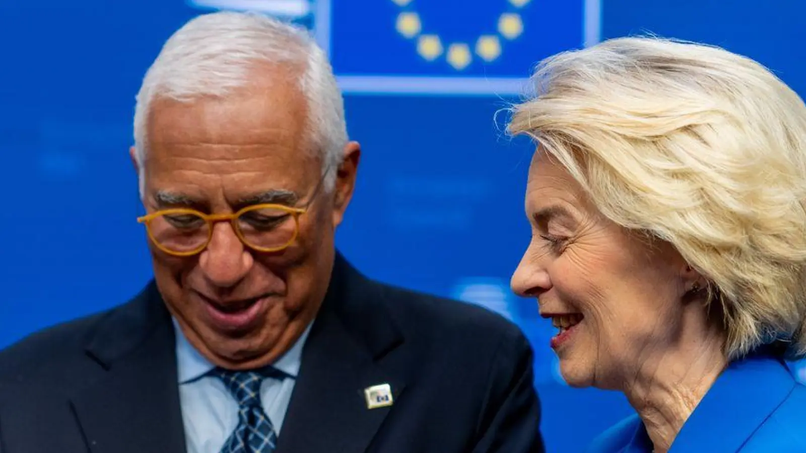 Ursula von der Leyen (r), António Costa und Mette Frederiksen bei der Pressekonferenz nach dem EU-Gipfel. (Foto: Michael Kappeler/dpa)