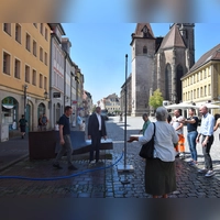 Ein Standfuß, ein Rohr, ein Schlauch, Sprühdüsen und ein Wasseranschluss: Aus mehr Komponenten besteht die städtische Sprühnebelanlage nicht. (Archivbild: Florian Schwab)