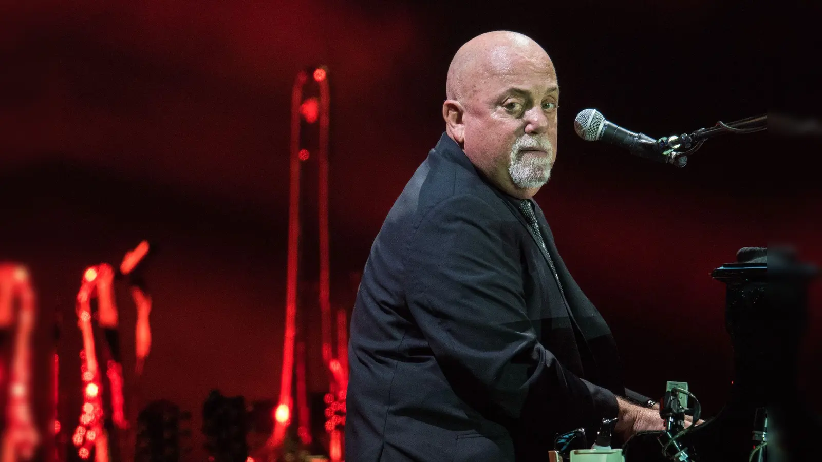Joel wurde mit „Piano Man“ und „We Didn't Start The Fire“ weltberühmt. (Archivbild) (Foto: Boris Roessler/dpa)