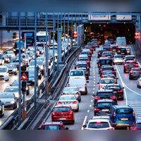 Am Mittleren Ring - hier am Tunnel Heckenstallerstraße - gibt es auch ohne Bauarbeiten oft Stau. (Symbolbild) (Foto: Matthias Balk/dpa)