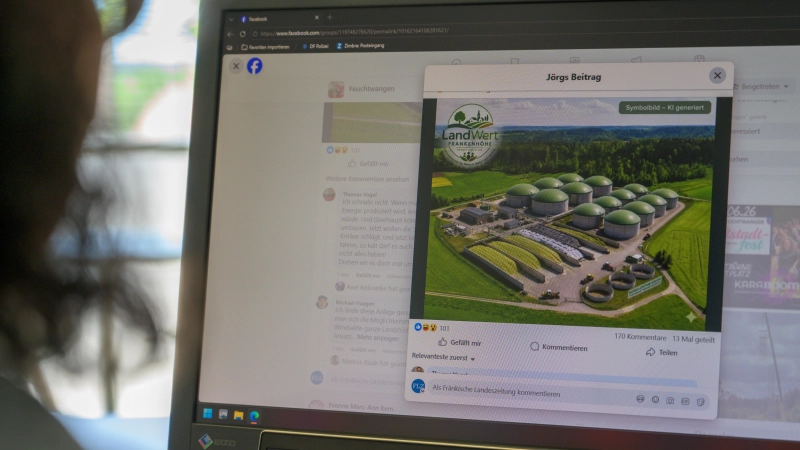 Auslöser der Debatte: Unter diesem Facebook-Beitrag der Interessengemeinschaft „LandWert Frankenhöhe“ gegen die geplante Biogasanlage sammelten sich binnen Tagen Hunderte Kommentare. Das darin gezeigte Bild der Anlage ist allerdings nicht offiziell – die Initiative hat es mithilfe künstlicher Intelligenz erzeugt. (Foto: René Chlopotowski)