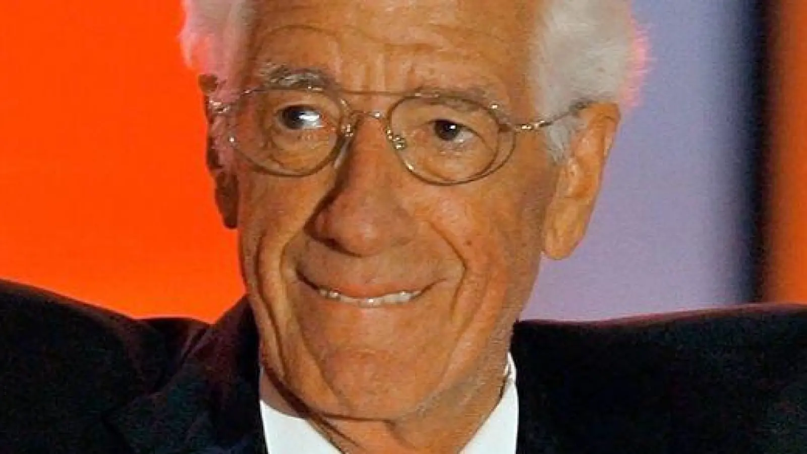 Rudi Carrell gehörte in Deutschland Topgarde der Showmaster. (Archivbild) (Foto: Peer Grimm/dpa-Zentralbild/dpa)