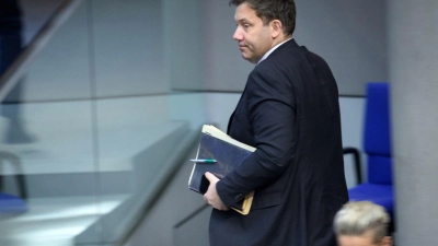 Bundesfinanzminister Lars Klingbeil (SPD) lehnt den Vorstoß der Länder nach mehr Finanzzusagen des Bundes ab. (Foto: Bernd von Jutrczenka/dpa)