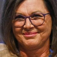 Gerührt und froh reagierte Ilse Aigner auf dem Parteitag auf den großen Rückhalt. Die 61-Jährige wird derzeit als Kandidatin der Union für das Amt des Bundespräsidenten gehandelt.  (Foto: Peter Kneffel/dpa)