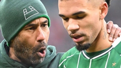 Der neue Werder-Trainer Daniel Thioune und sein Stürmer Justin Njinmah. (Foto: Carmen Jaspersen/dpa)