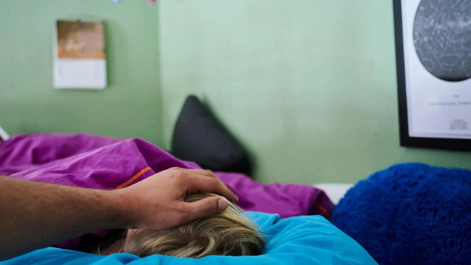 Das Kinderkrankengeld beträgt in der Regel 90 Prozent des ausgefallenen Nettoarbeitsentgelts (Symbolbild). (Foto: Annette Riedl/dpa)