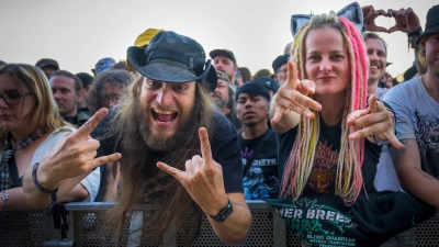 Die Zuschauenden zum Start der Band Imminence auf der Main Stage des Summer Breeze Open Air 2026. (Foto: René Chlopotowski)