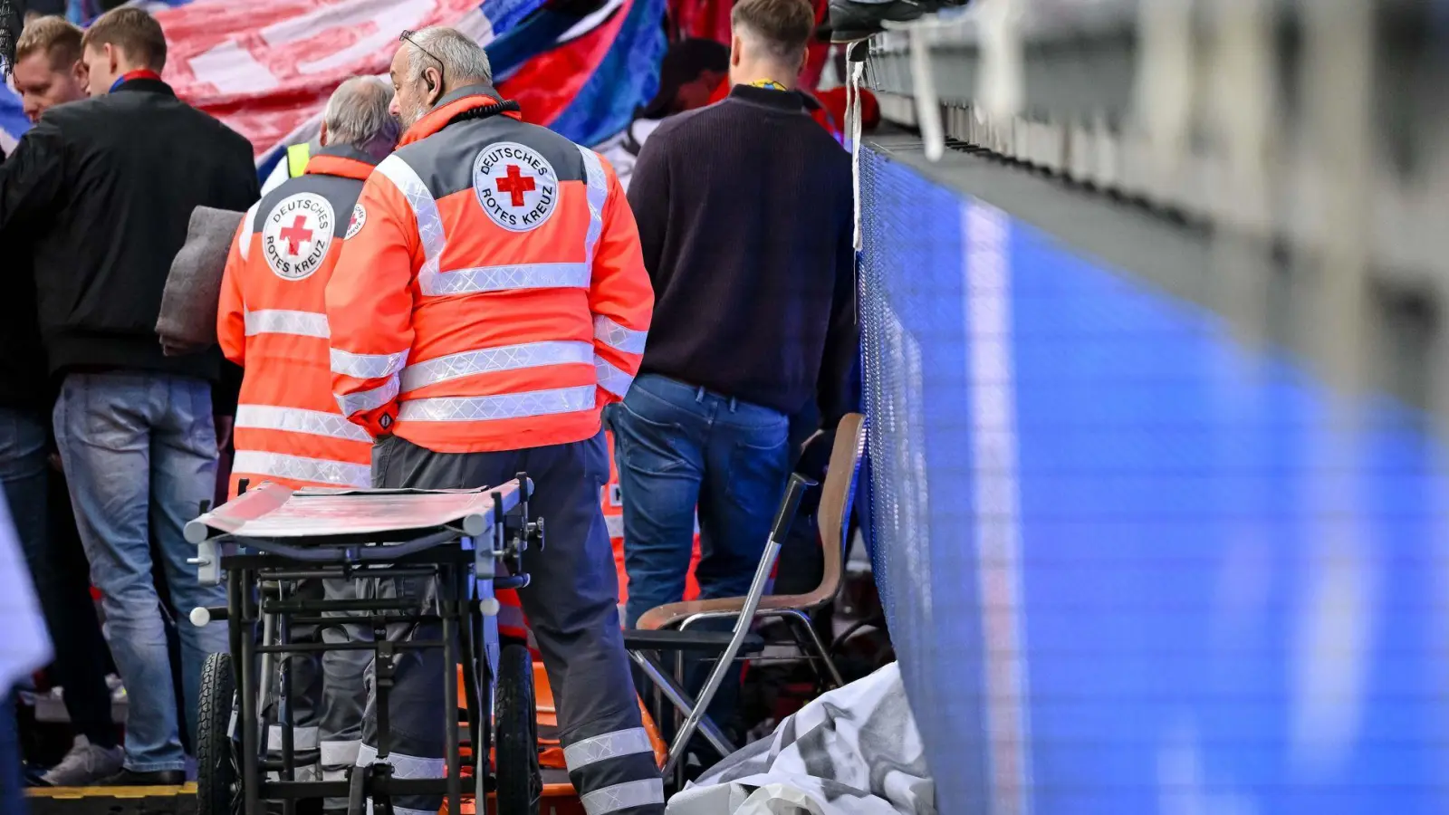 Der Heidenheimer Sieg gegen den FC Augsburg wurde von einem medizinischen Notfall überschattet. (Foto: Harry Langer/dpa)