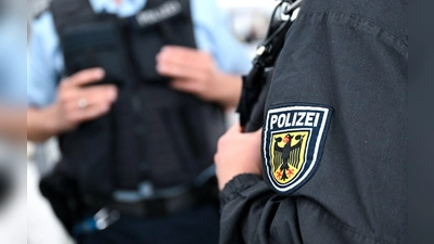 Nach mehreren Fällen von sexueller Belästigung am Aschaffenburger Hauptbahnhof hofft die Bundespolizei auf Hinweise von Zeugen. (Symbolbild) (Foto: Sven Hoppe/dpa)
