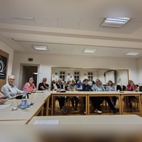 Wo können sich Gruppen und Verein treffen und vielleicht auch ihr Material lagern? Das wurde im Spiegelsaal des Jugendzentrums intensiv besprochen. Ein Antrag an die Stadtverwaltung ist gestellt.  (Foto: Margit Schwandt)