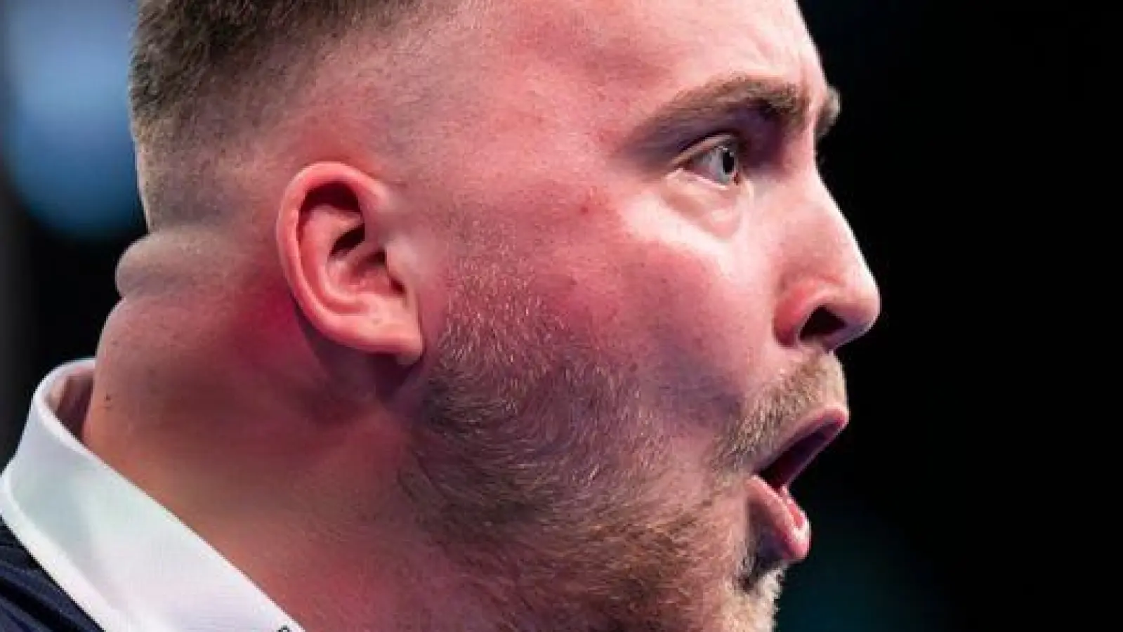 Der englische Darts-Star Luke Littler ist erstmals Team-Weltmeister. (Foto: Hannes P. Albert/dpa)
