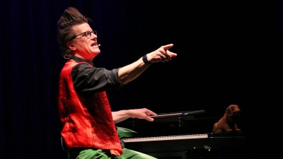 Witzig, quirlig, hintersinnig: der Musikkabarettist Matthias Walz. (Foto: Martina Kramer)