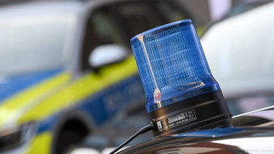 Zu einem Unfall in Dinkelsbühl musste die Polizei am Dienstag ausrücken. (Foto: Hendrik Schmidt/dpa-Zentralbild/dpa/Symbolbild)