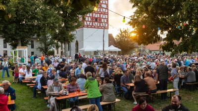 Eine beliebte Veranstaltung ist Jahr für Jahr das Mondscheinweinfest in Krassolzheim. (Archivbild: Johannes Jungkunst)