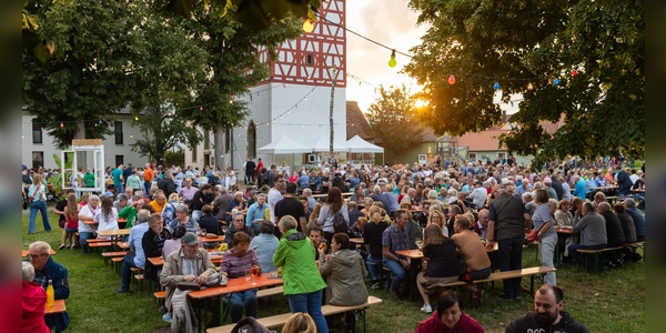 Eine beliebte Veranstaltung ist Jahr für Jahr das Mondscheinweinfest in Krassolzheim. (Archivbild: Johannes Jungkunst)