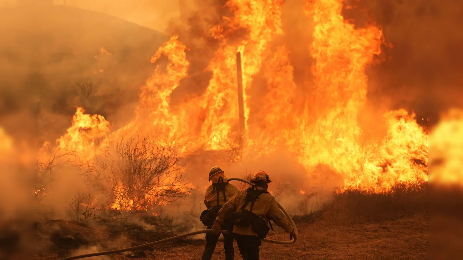 Die Flammen in Kalifornien haben vielen Menschen in die Flucht geschlagen.  (Foto: Marcio Jose Sanchez/AP/dpa)