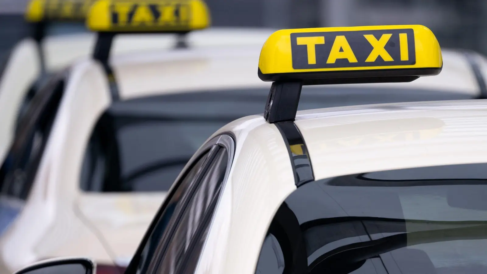 Für das Taxigewerbe sind Uber &amp; Co. eine Bedrohung. (Symbolbild) (Foto: Sven Hoppe/dpa)