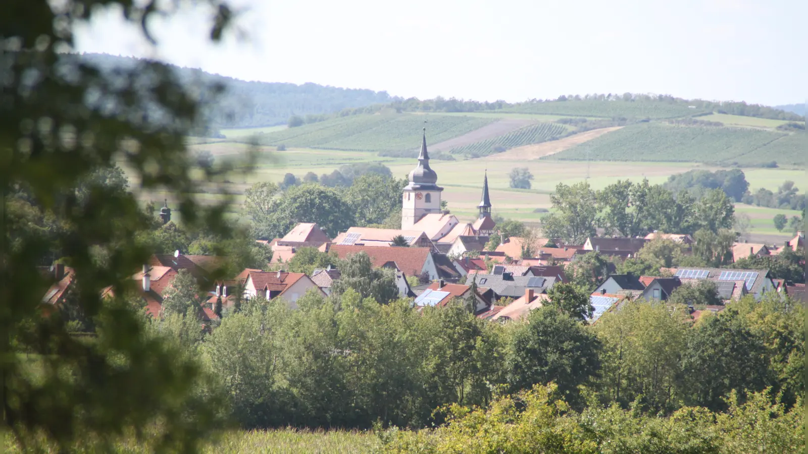 Im schönen Ipsheim freuen sich alle auf das traditionelle Kirchweihfest. (Foto: Hans-Bernd Glanz)