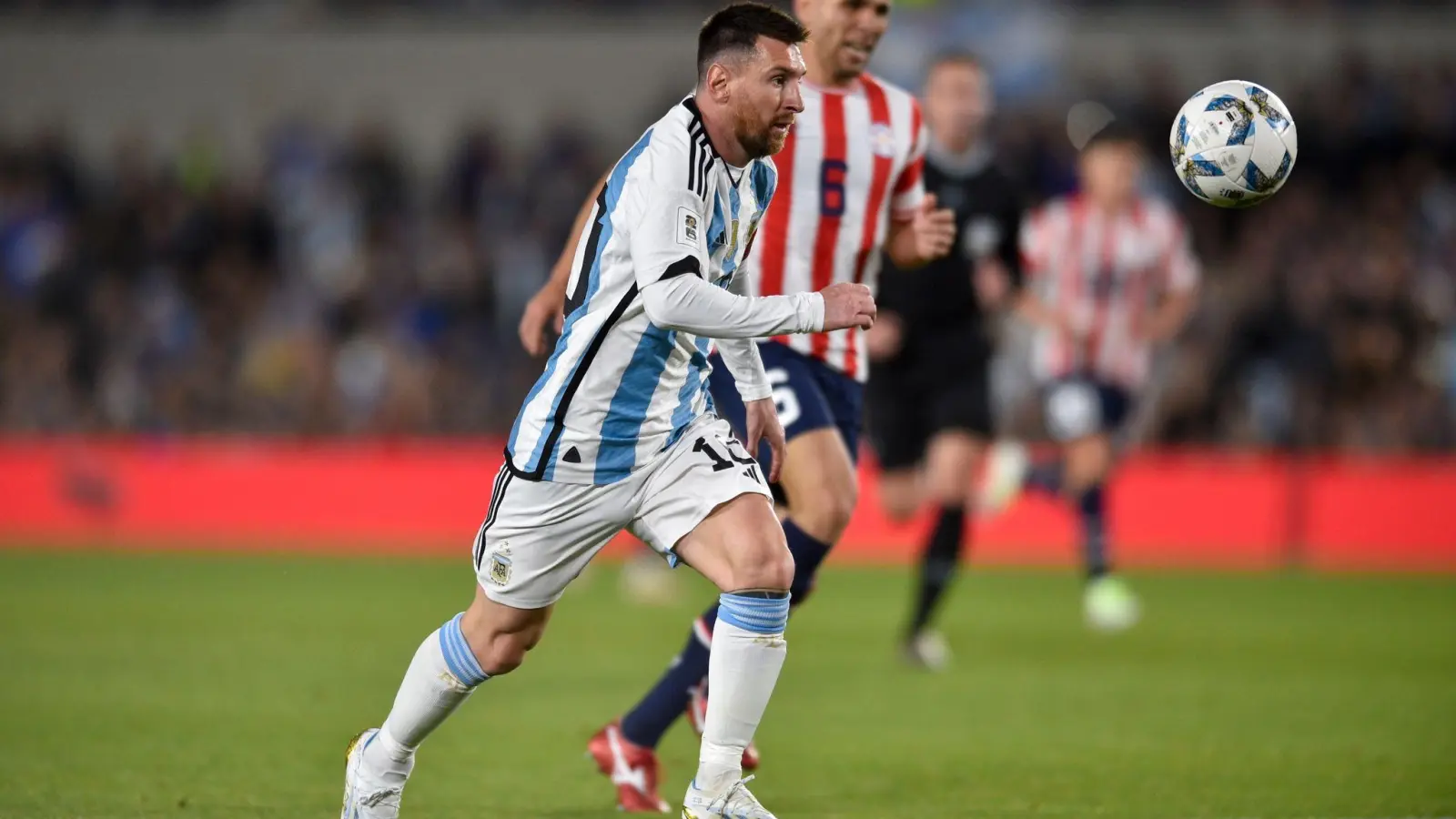 Argentiniens Superstar Lionel Messi wurde in der 53. Minute eingewechselt. (Foto: Gustavo Garello/AP)