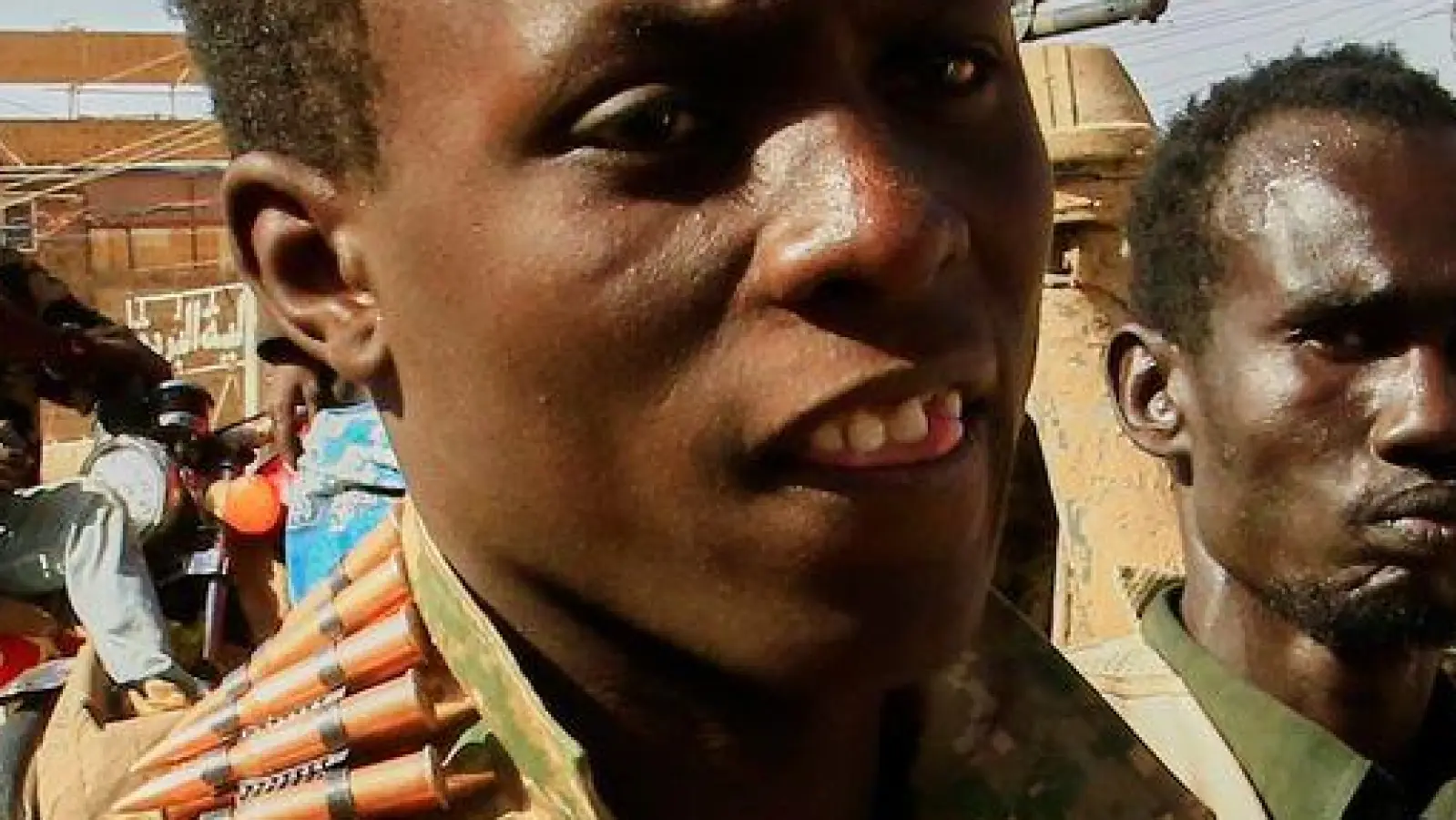 Die sudanesische Armee kämpft seit 2023 gegen die RSF-Miliz, doch diese kontrolliert mittlerweile etwa das halbe besiedelte Gebiet des Sudans. (Archivbild) (Foto: Uncredited/AP/dpa)