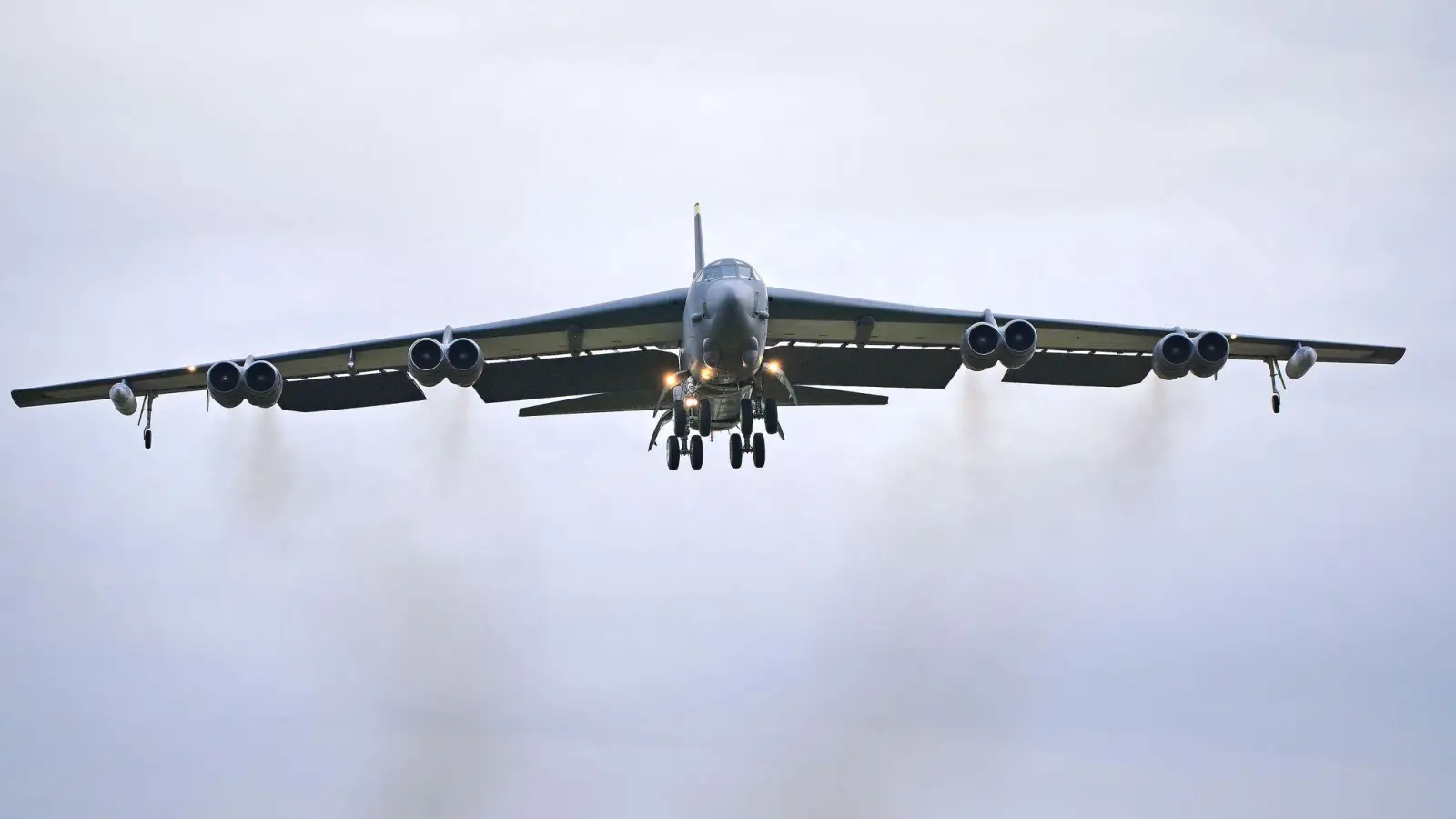 An der Übung „Steadfast Noon“ sind in den kommenden eineinhalb Wochen etwa 60 Flugzeuge beteiligt - darunter moderne Kampfjets, aber auch Überwachungs- und Tankflugzeuge sowie Langstreckenbomber vom Typ B-52. (Foto: Ben Birchall/PA Wire/dpa)