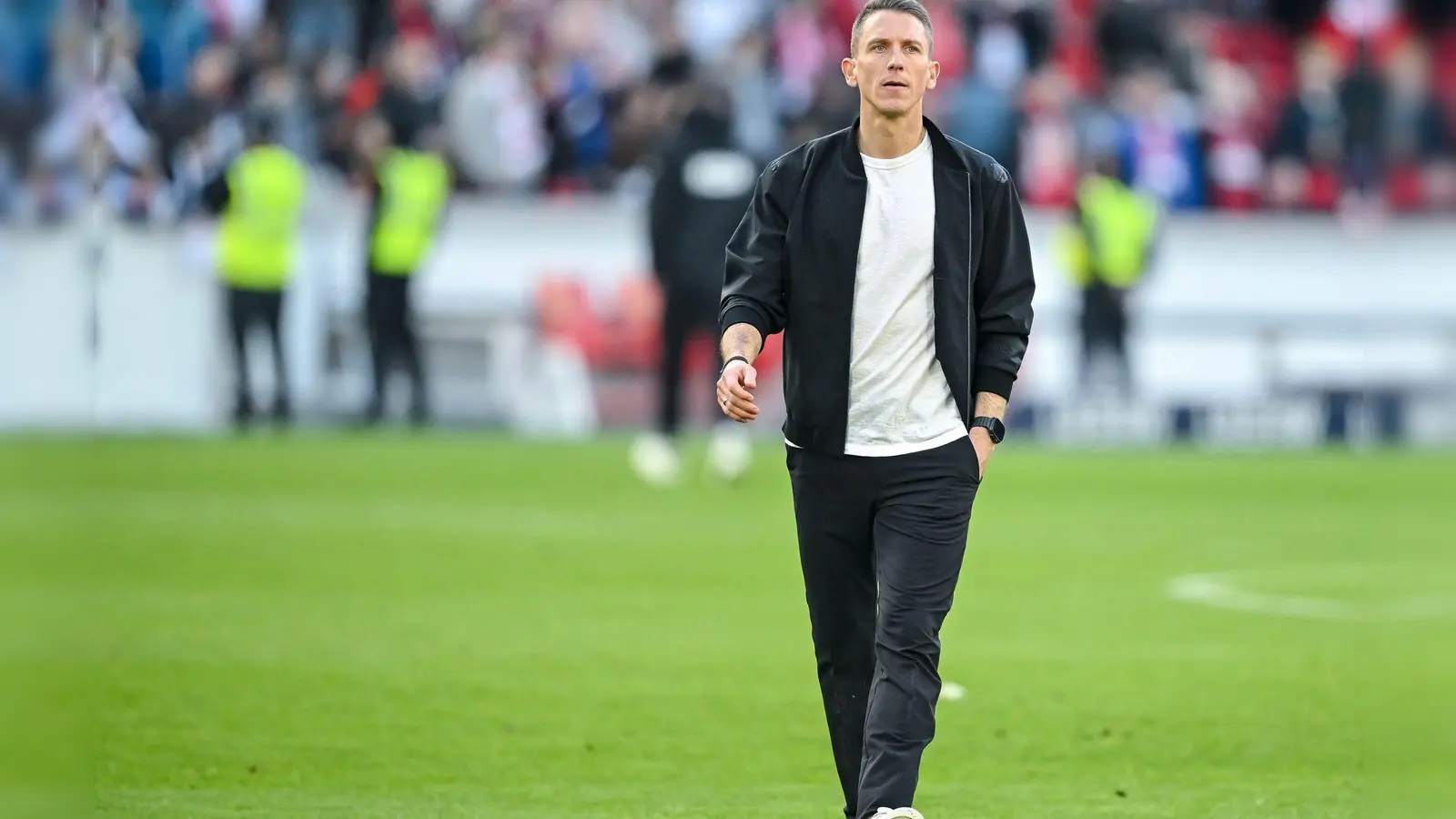 Die Zukunft von Daniel Bauer beim VfL Wolfsburg ist weiter ungewiss. (Foto: Harry Langer/dpa)