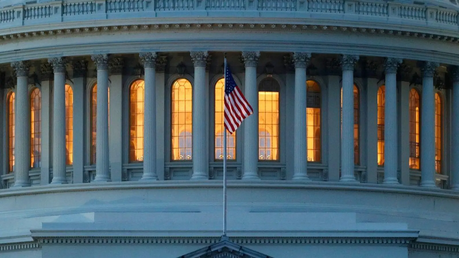 Blick auf die Kuppel des Kapitols in Washington. (Foto: Patrick Semansky/AP/dpa)