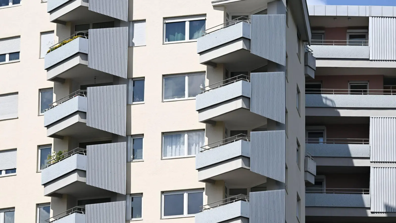 Die Mietpreisbremse gilt nur in Gebieten mit angespanntem Wohnungsmarkt. (Symbolbild) (Foto: Bernd Weißbrod/dpa)