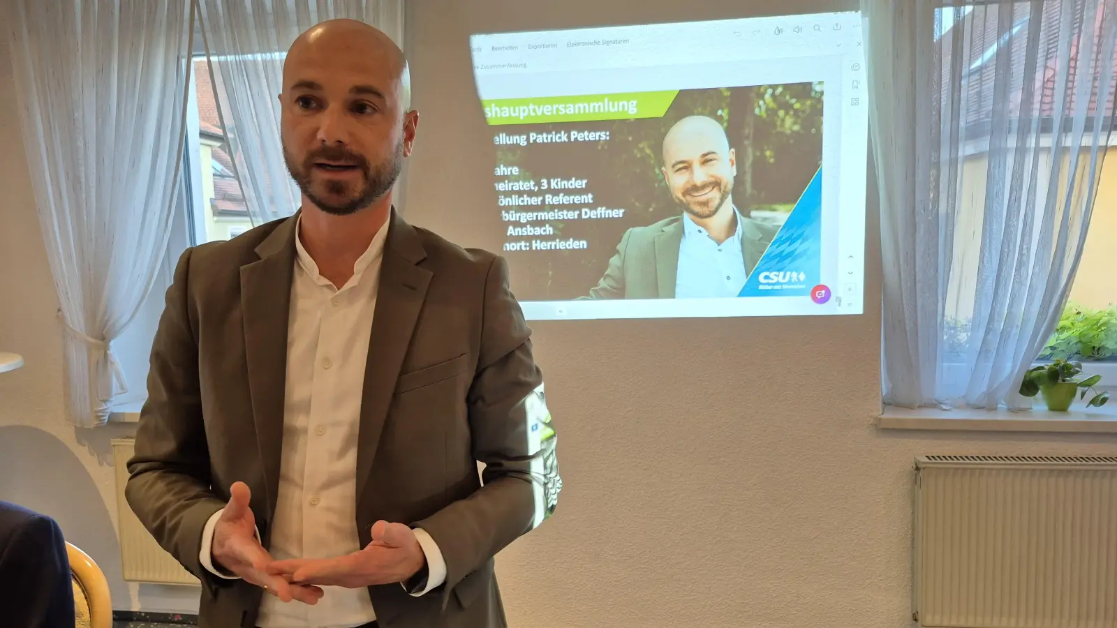 Bewirbt sich um den Chefsessel in Herriedens Rathaus: Patrick Peters. (Foto: Peter Zumach)
