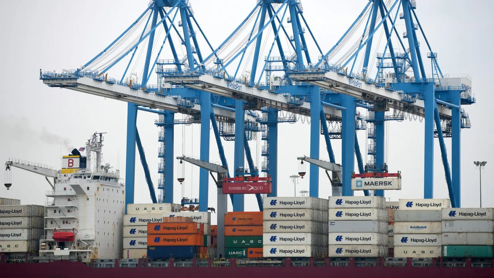 Für Importe aus der EU in die USA sollen künftig Aufschläge von 15 Prozent gelten.  (Foto: Matt Slocum/AP/dpa)