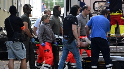 Bei der Festnahme wurde der Tatverdächtige von Polizisten angeschossen und dabei schwer verletzt. (Archivbild) (Foto: Federico Gambarini/dpa)