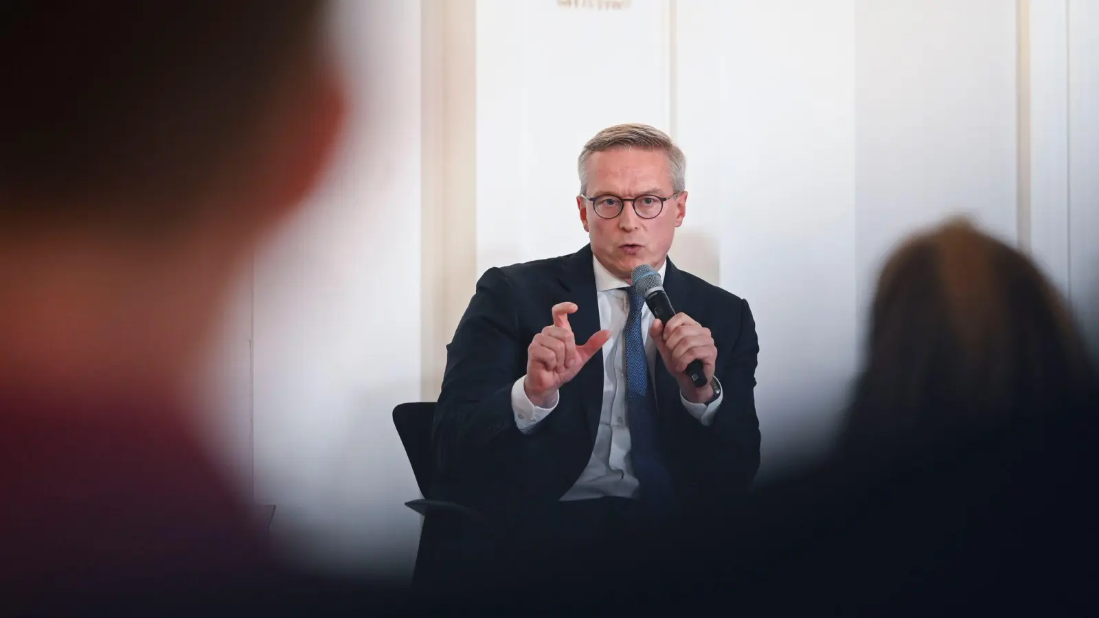 „Wenn ein Anbieter eine solche Technologie bereitstellt, sollten wir in sie investieren“, sagt Karsten Wildberger. (Archivbild)  (Foto: Katharina Kausche/dpa)