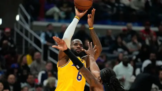 Superstar LeBron James steuerte zum Sieg bei den San Antonio Spurs 21 Punkte, acht Rebounds und fünf Assists bei. (Foto: Mark J. Terrill/AP/dpa)