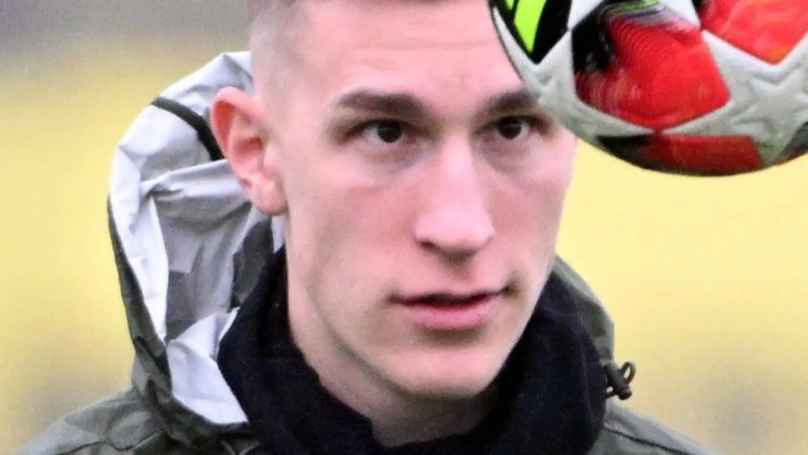 Nico Schlotterbeck ist nach mehrmonatiger Verletzungspause ins BVB-Training zurückgekehrt. (Archivbild) (Foto: Federico Gambarini/dpa)