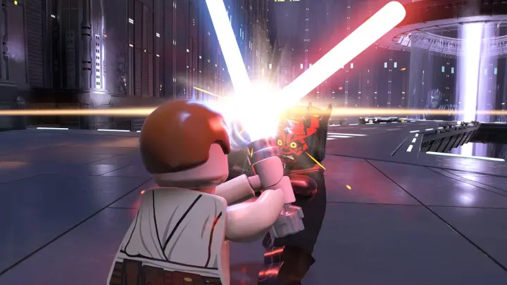 Warum so grimmig? Hier kämpfen die Lego-Versionen von Obi Wan Kenobi und Darth Maul gegeneinander. (Foto: The LEGO Group/STAR WARS  & Lucasfilm Ltd. &  Warner Bros. Entertainment Inc/dpa-tmn)