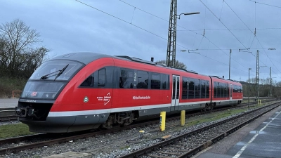 Keine Züge fuhren am Morgen aus dem Steinacher Bahnhof nach Rothenburg.  (Archivbild: Gudrun Bayer)
