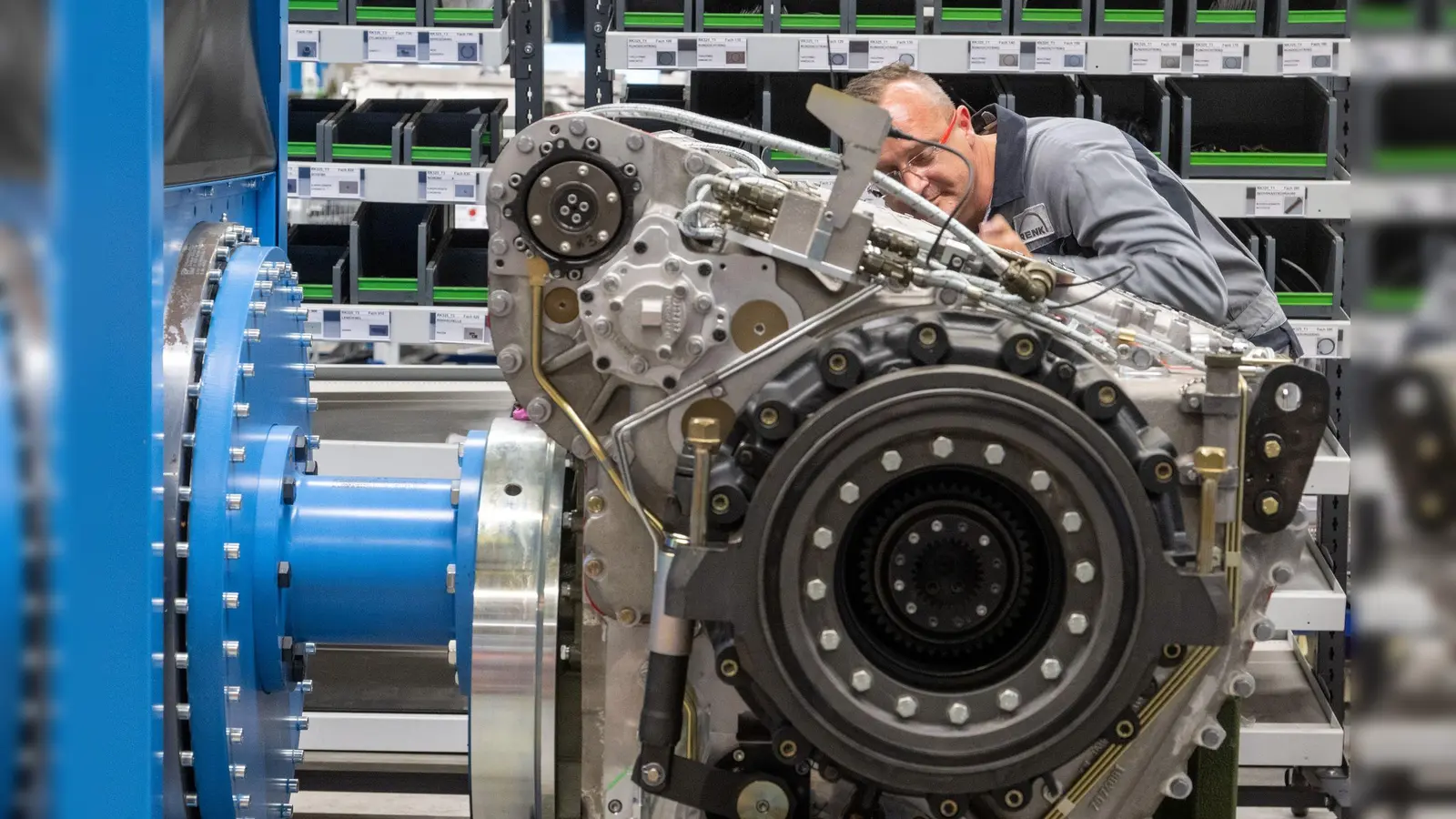 Der Panzergetriebehersteller Renk profitiert weiterhin von dem Rüstungsboom. (Archivbild) (Foto: Stefan Puchner/dpa)