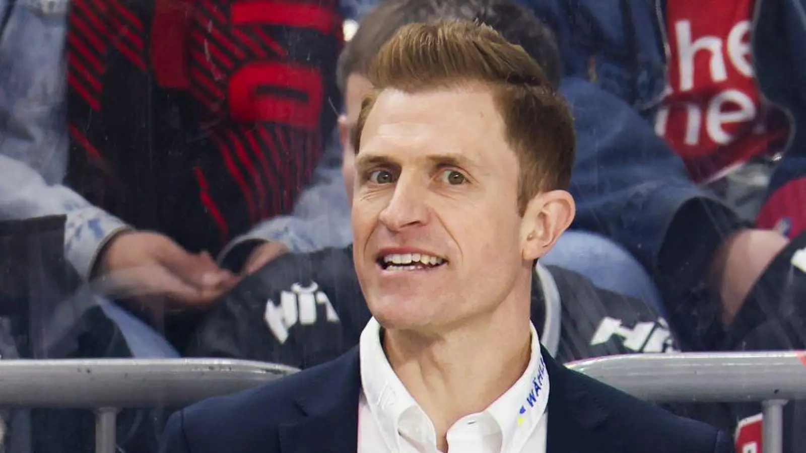 Bremerhavens Trainer Alexander Sulzer. (Archivbild) (Foto: Christoph Reichwein/dpa)