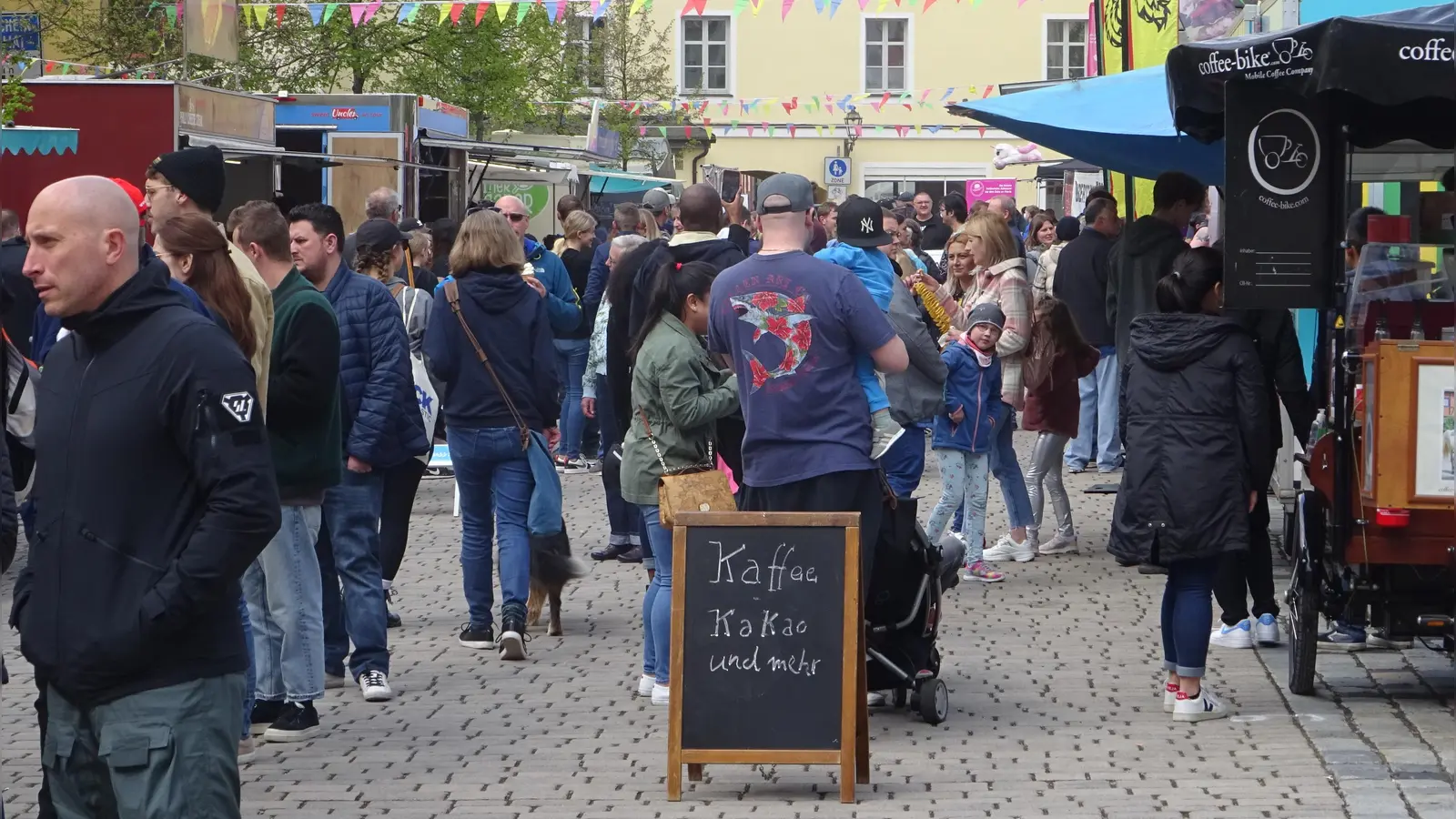 Das Foodtruck-Festival sorgt regelmäßig für großen Andrang in der Reitbahn – anlassgebend für einen verkaufsoffenen Sonntag. (Archivfoto: Florian Pöhlmann)