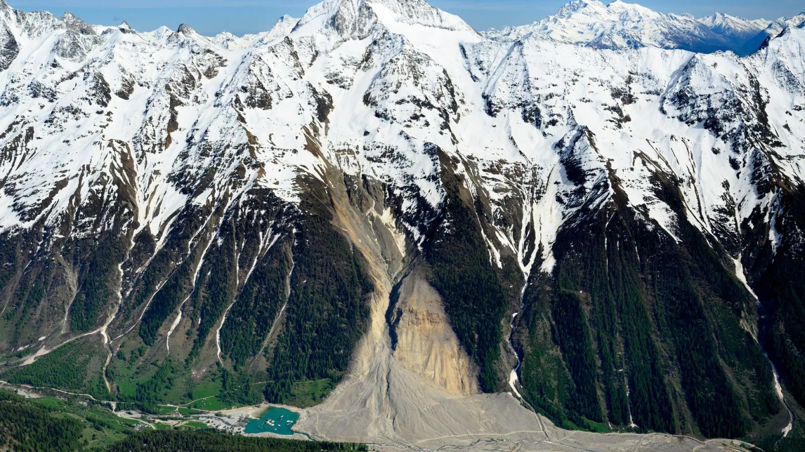 Berg- und Gletscherstürze hat es auch in den Alpen schon oft gegeben. (Archivbild) (Foto: Laurent Gillieron/KEYSTONE/dpa)