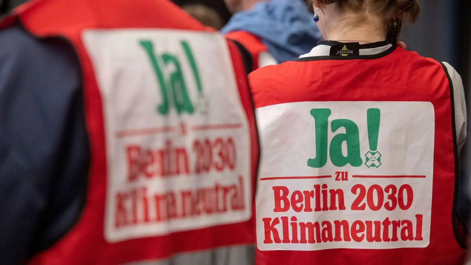 Mitglieder des Bündnisses „Berlin 2030 Klimaneutral“ sind nach dem Volksentscheid enttäuscht. (Foto: Christophe Gateau/dpa)