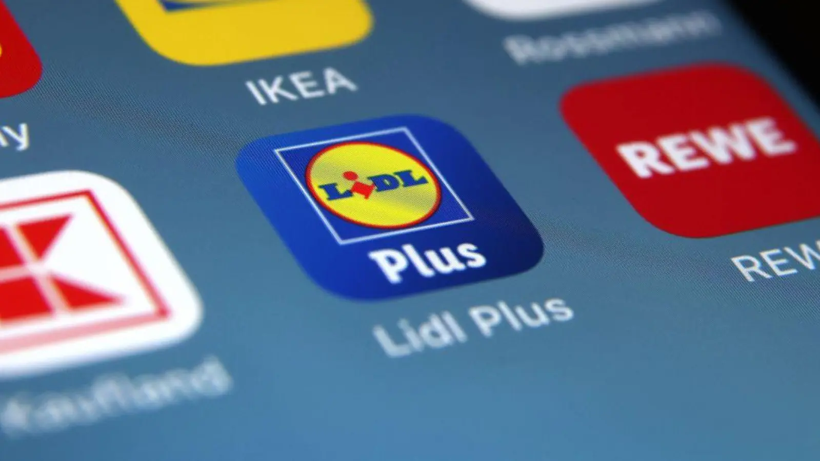 Die Bonus-Apps der Handelsketten werden von vielen Kunden genutzt. (Archivbild) (Foto: Karl-Josef Hildenbrand/dpa)