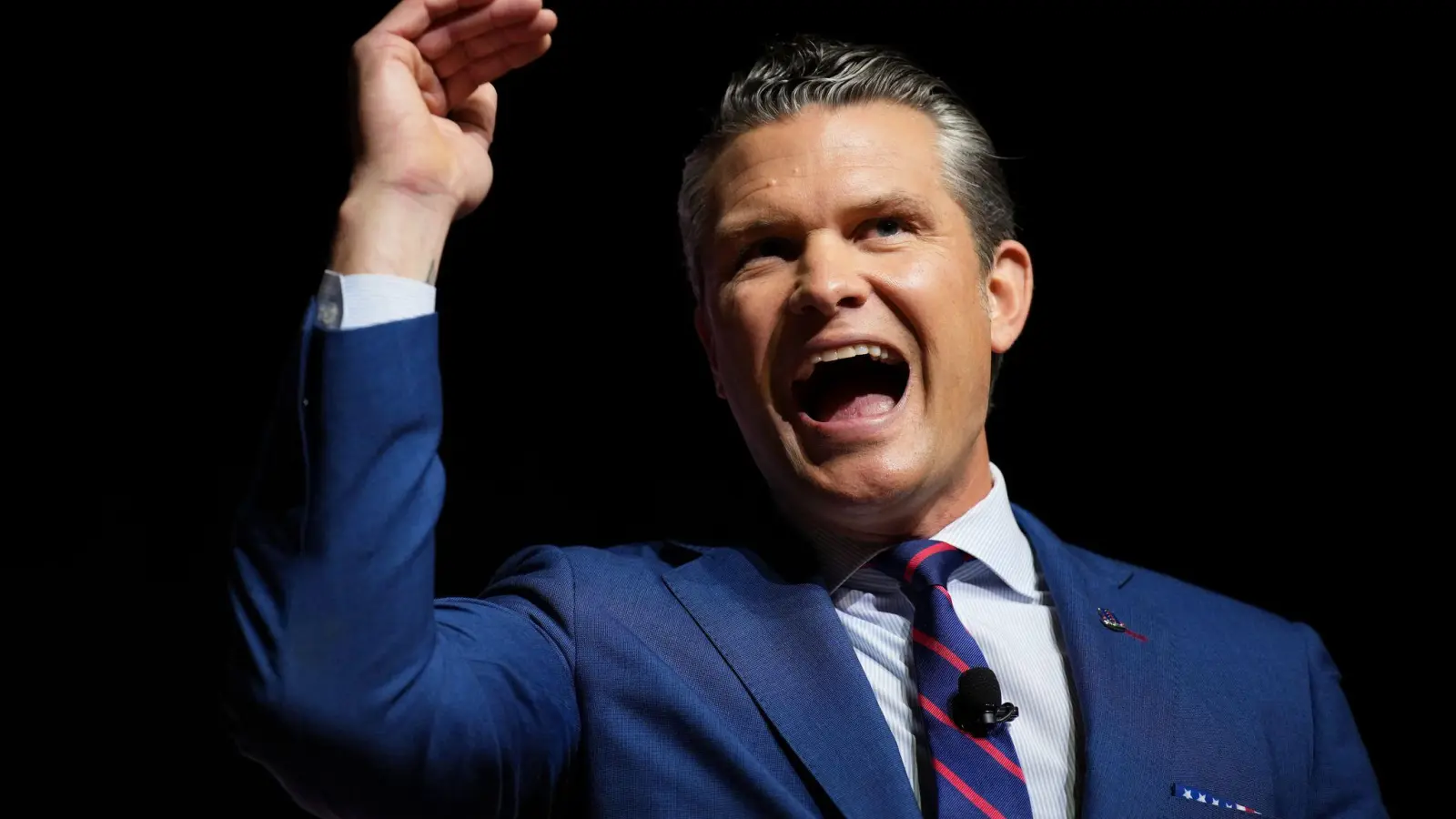 Pentagon-Chef Pete Hegseth vergleicht Drogenkartelle mit der Terrororganisation Al-Kaida. (Archivbild) (Foto: Andrew Harnik/Pool Getty Images North America/AP/dpa)