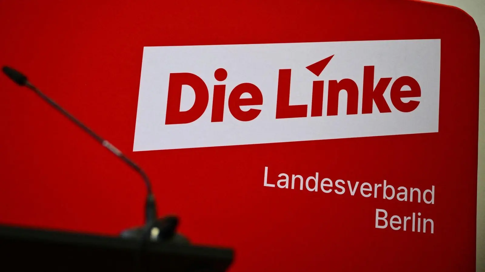 Nach der konstituierenden Sitzung der Linke-Fraktion hatten Grüne und SPD am Dienstagabend überraschend die Sondierungen unterbrochen. (Symbolbild) (Foto: Sebastian Gollnow/dpa)