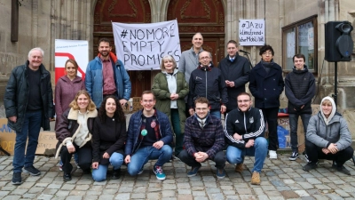 Ein breites Bündnis aus ehrenamtlichen Bahnrektivierungsbefürwortern, Vertretern der Klimabewegung und Politikerinnen und Politikern hatten bereits vor rund zwei Jahren in Dinkelsbühl einen Lückenschluss der Bahnlinien von Wassertrüdingen und Dombühl bis nach Nördlingen gefordert. (Archivbild: Martina Haas)